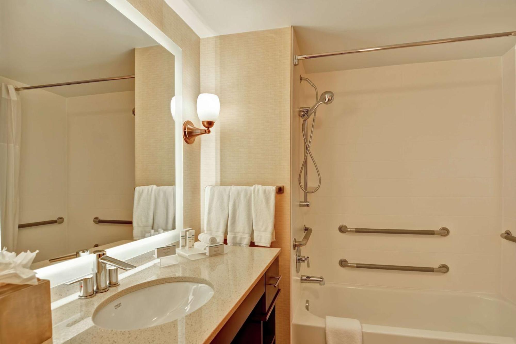 Hotel Homewood By Hilton Near The Galleria Houston