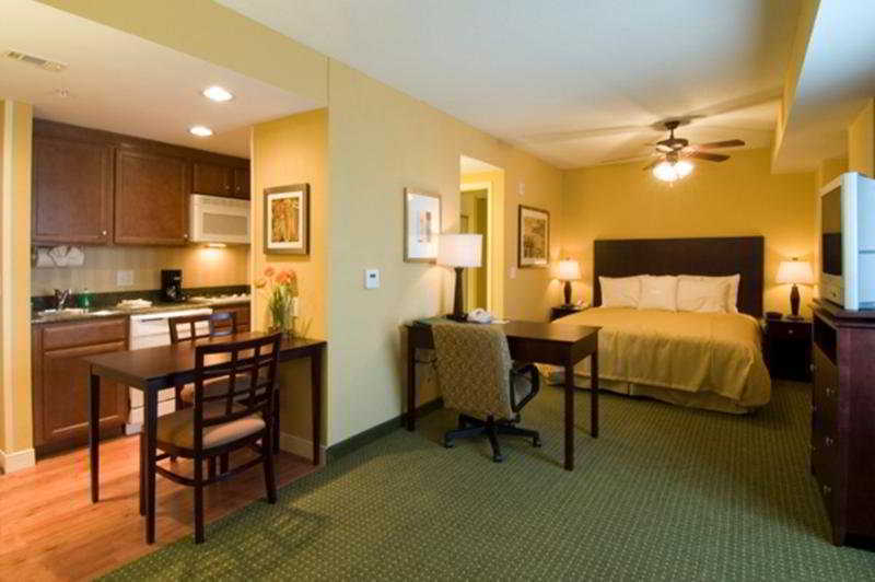 Hotel Homewood By Hilton Near The Galleria 3*