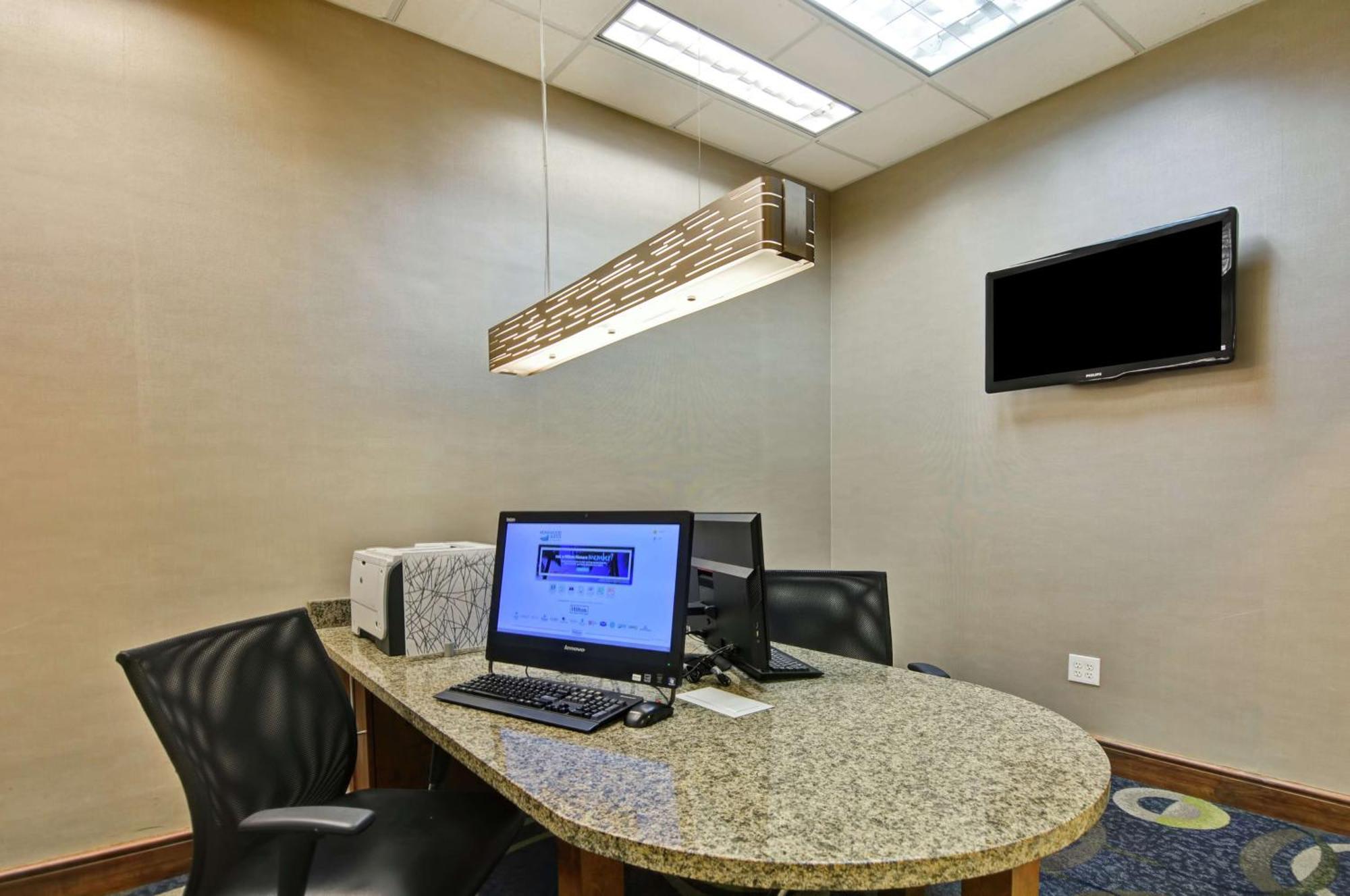 Hotel Homewood By Hilton Near The Galleria 3*